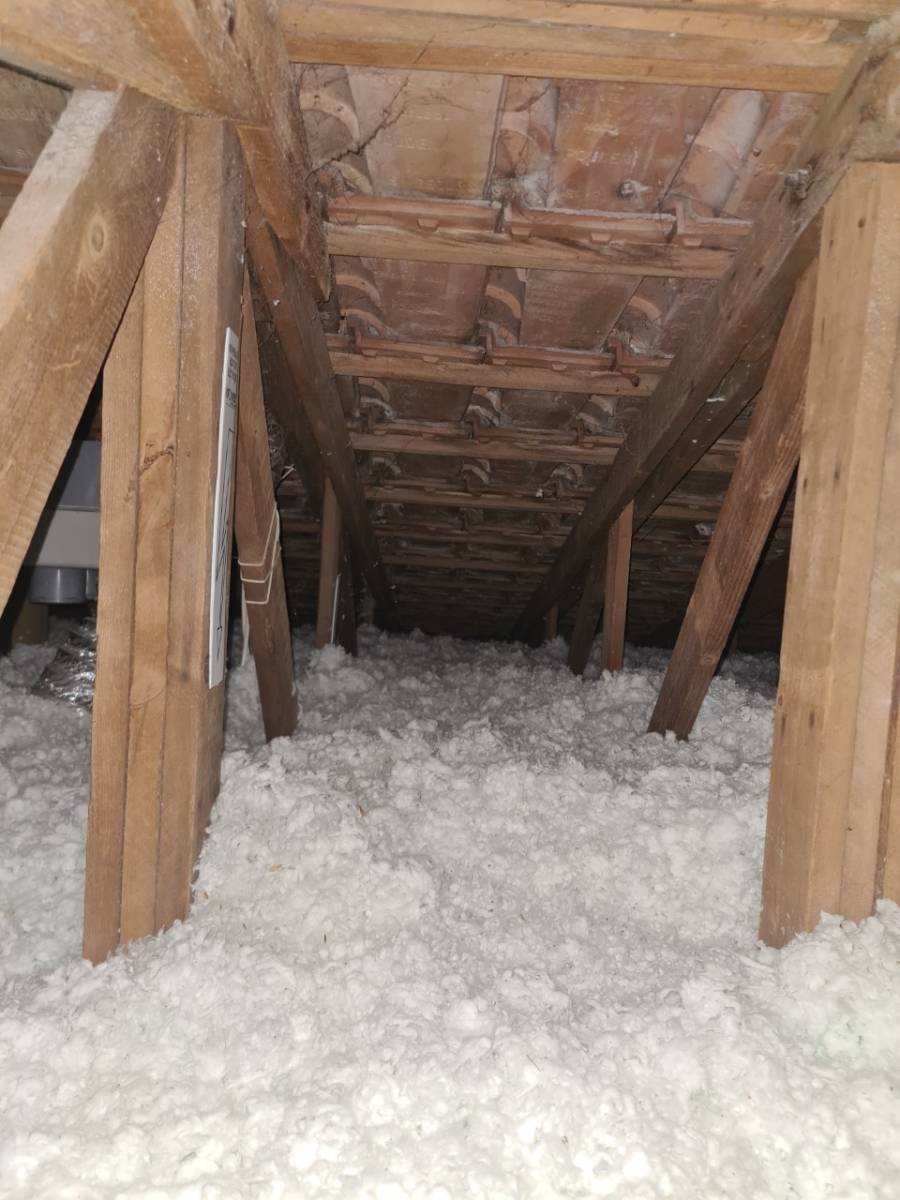 Travaux d'isolation des combles perdu avec de la laine minérale soufflée Lesparre Médoc