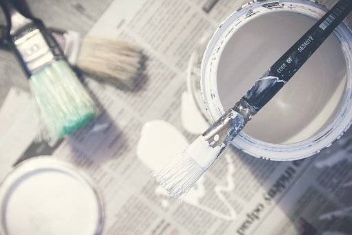 Rénovation intérieur avec pose de peintures sur les murs dans un appartement à Bordeaux